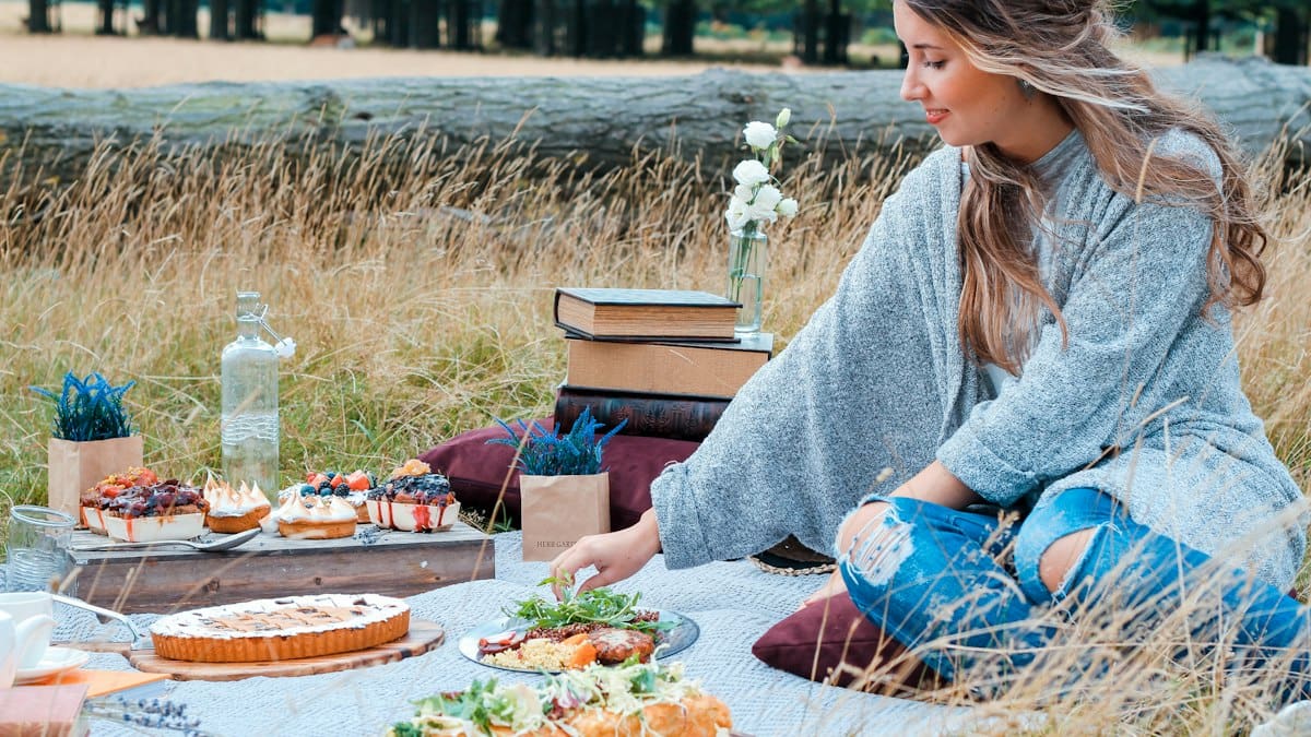 Firemní akce v přírodě na podzim: catering, počasí, povolení