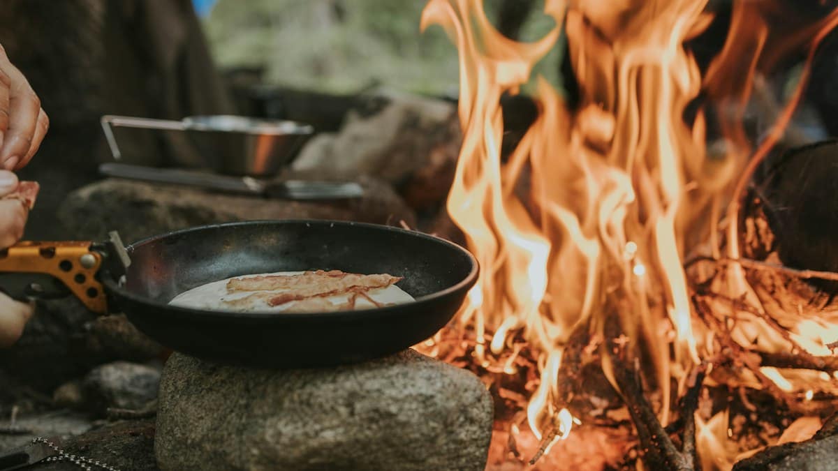 Firemní akce v přírodě na podzim: catering, počasí, povolení