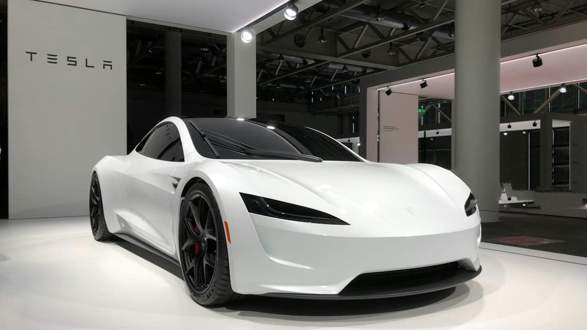 Trump je pro finanční trhy lepší řešení a Musk něco očekává. Akcie Tesly bych nekupoval, říká Kejla