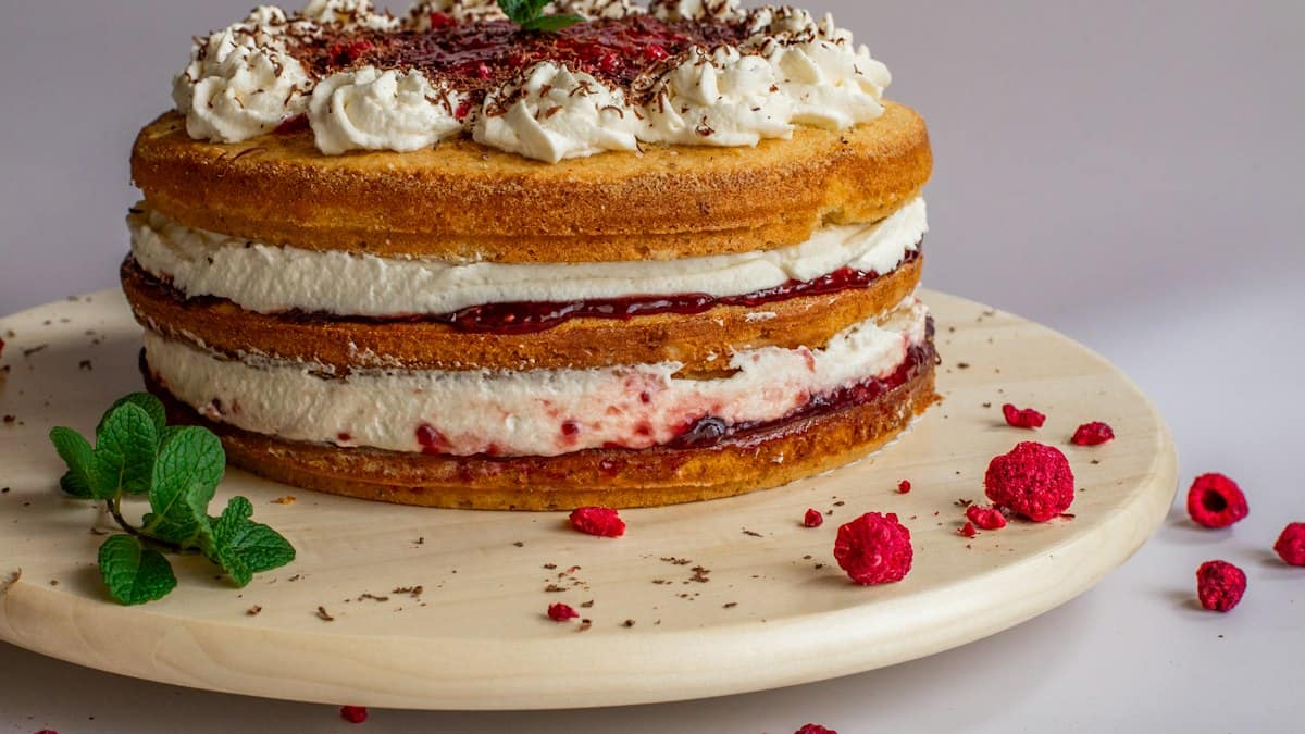 Tres leches neboli tři mléka: Latinskoamerický mléčný dort, který vás okouzlí svou vláčností a chutí