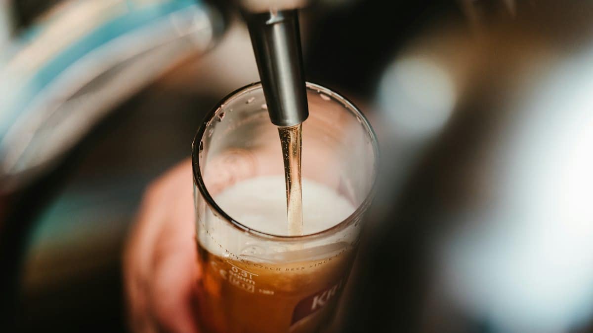 Kalkulace nápojů: cena piva, vína, kávy a drinků