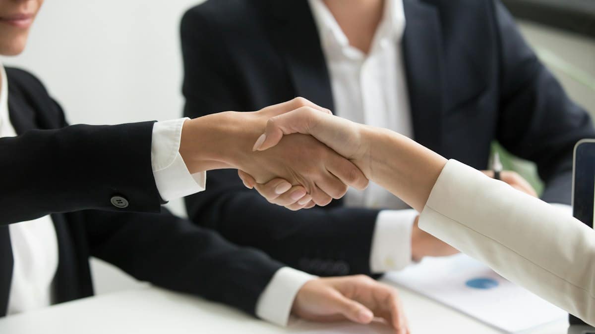 LinkedIn pro majitele restaurací a šéfkuchaře: průvodce