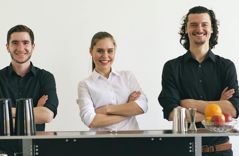 Prime cost v restauraci: mzdové náklady a odvody 2026