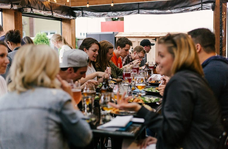 Jak propagovat restauraci: 12 ověřených způsobů, jak na marketing pro gastro bez velkého rozpočtu